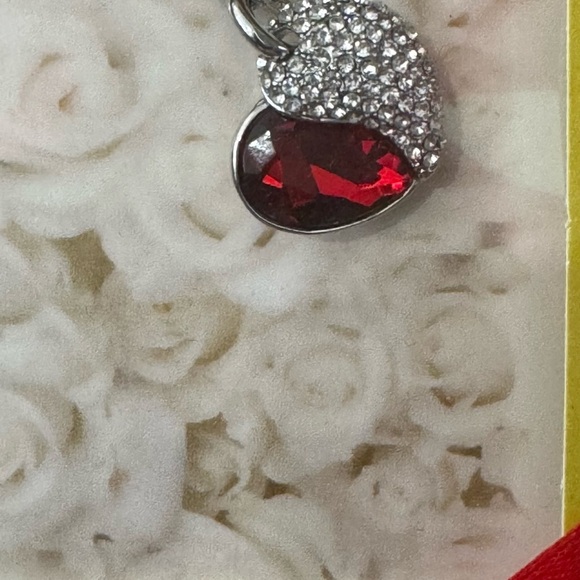 Red Crystal Rhinestone Heart Necklace - Picture 4 of 4